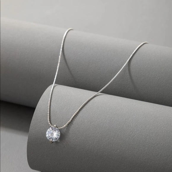 New delicate round decor necklace chain - Picture 2 of 4